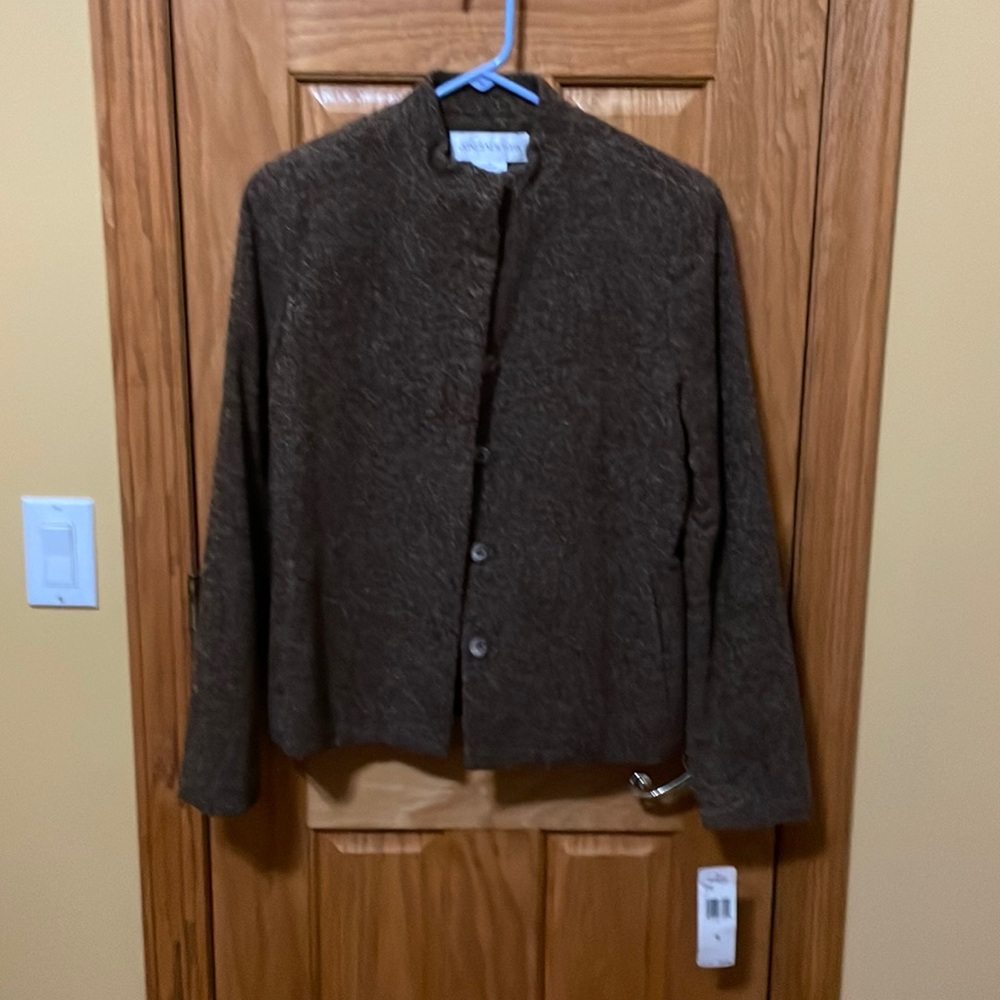 Jones New York vintage jacket in size 8. NWT